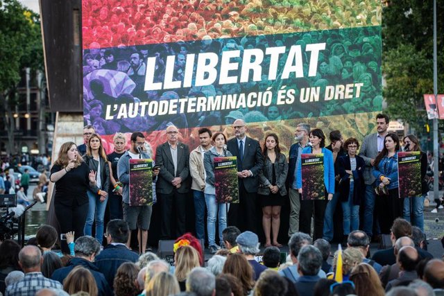 AV.- Entidades y partidos soberanistas piden unidad para frenar la "represión" tras el juicio