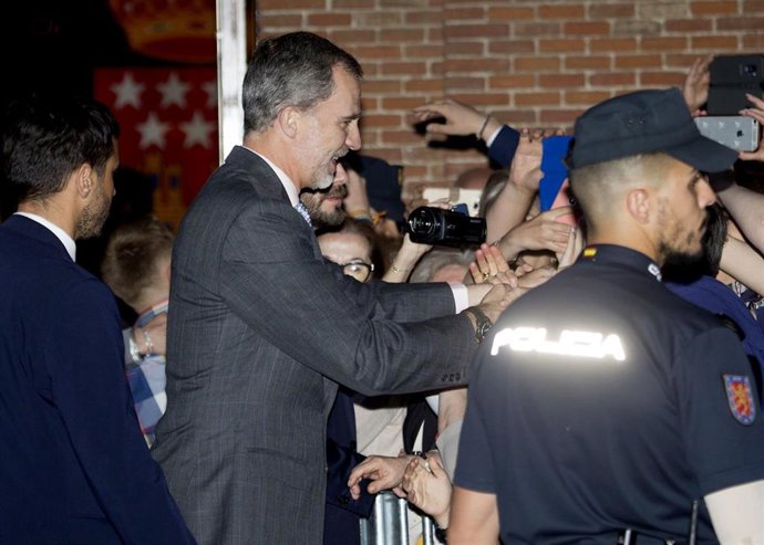 El Rey Felipe explica cómo se encuentra su padre tras su retirada de la vida pública