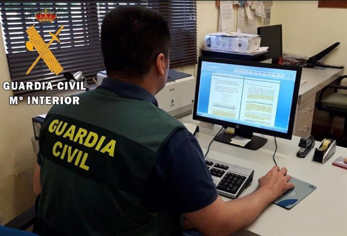 Sucesos.- Detenidos los presuntos autores de un robo con fuerza en el interior de una vivienda de Moraleja (Cáceres)