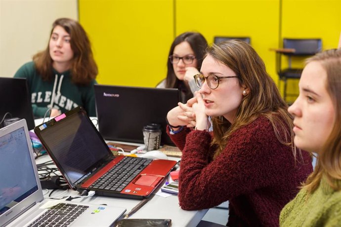 Estudiantes de Ingeniería Industrial de la UPNA.