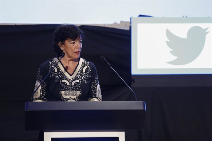 La Ministra Celaa visita el Parque de las Ciencias en Granada.