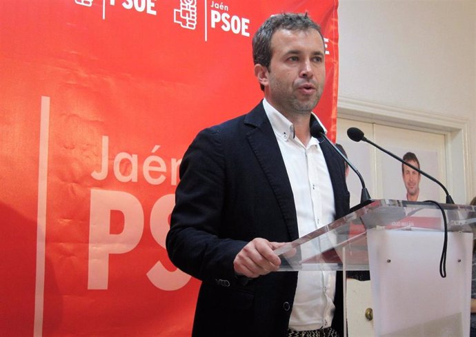 Jaén.-26M.-Millán (PSOE): "un partido con mínima voluntad de regeneración no puede subastar el gobierno al mejor postor"