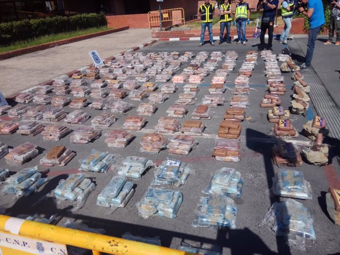 Sucesos.- La cocaína requisadas en falsas piedras darían para 9,5 millones de dosis con un valor de decenas de millones