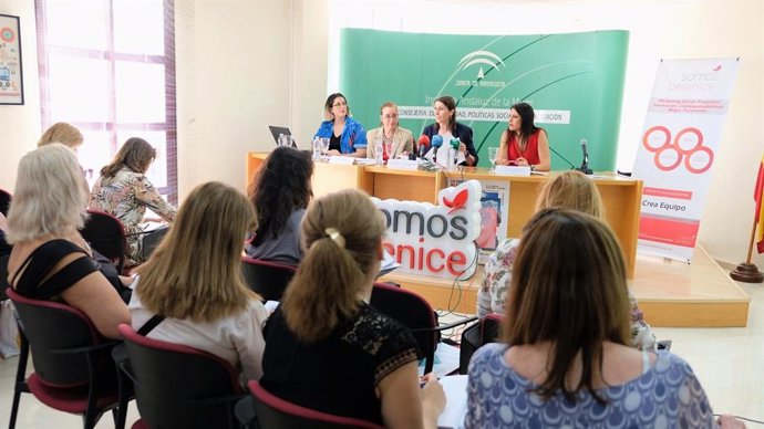Málaga.- Elaboran una guía para prevenir el acoso y las agresiones sexuales en la juventud
