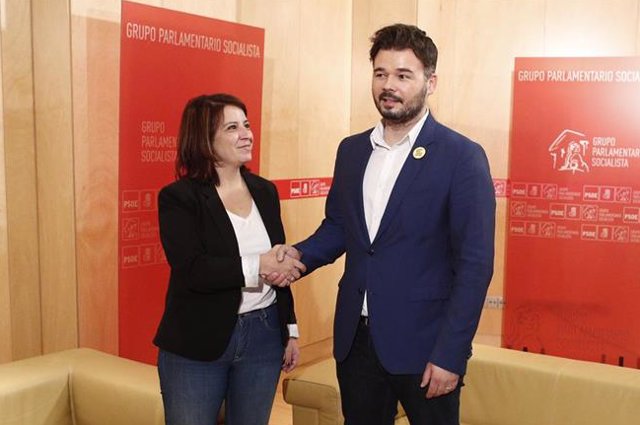 La vicesecretaria general del PSOE y portavoz del Grupo Parlamentario Socialista, Adriana Lastra, se reúne con representantes de JuntsxCat y ERC