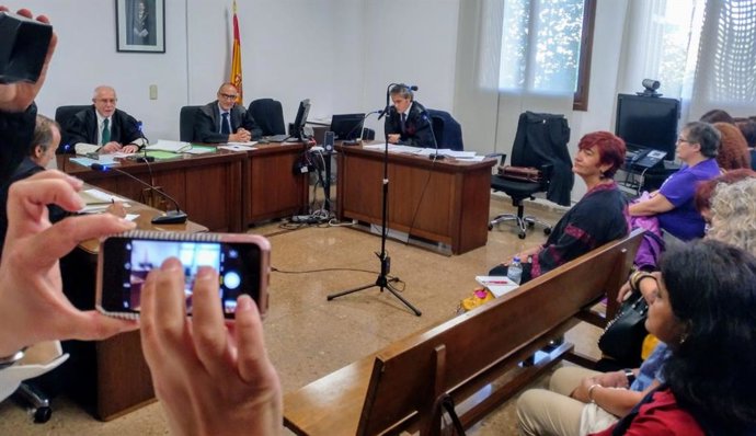 La directora d'Igualtat Nina Parrón en un judici per injúries