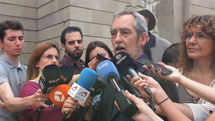 Coronas (ERC) critica a Colau y cree que la pregunta de BComú debería ser "Valls sí o Valls no"