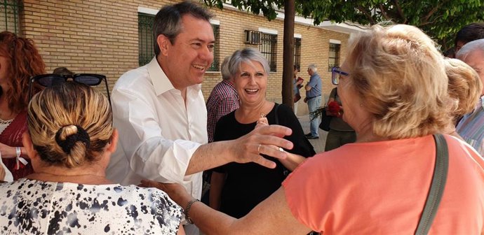 Sevilla.-26M.-Espadas alcanza hasta 13 ediles por 8 de PP, 6 de Adelante, 5 de Cs y 2 de Vox, según una encuesta de ABC