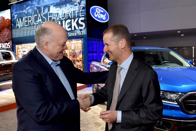 Jim Hackett (Ford) y Herbert Diess (Volkswagen)
