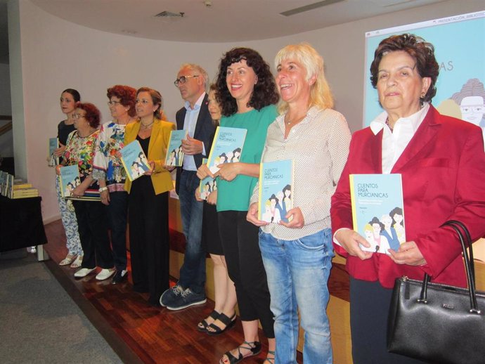 'Cuentos Para Murcianicas', 38 Historias De Destacadas Murcianas, Se Distribuirá En Bibliotecas Y Centros De Primaria
