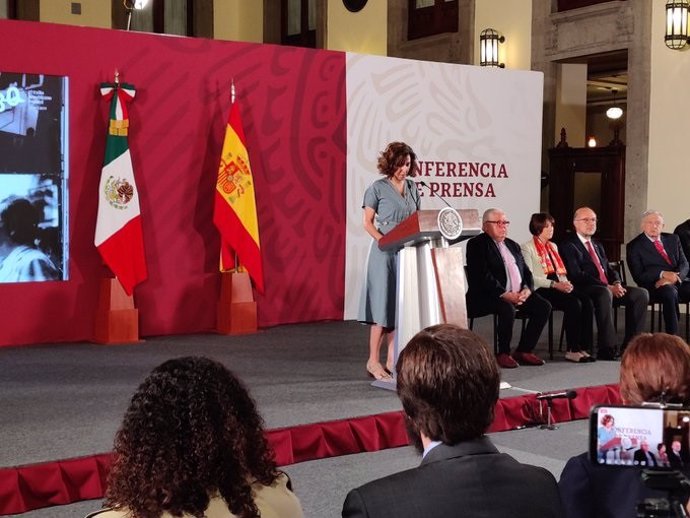 López Obrador proclama "Viva España" y dice: "Podemos tener diferencias transitorias pero es más lo que nos entrelaza"