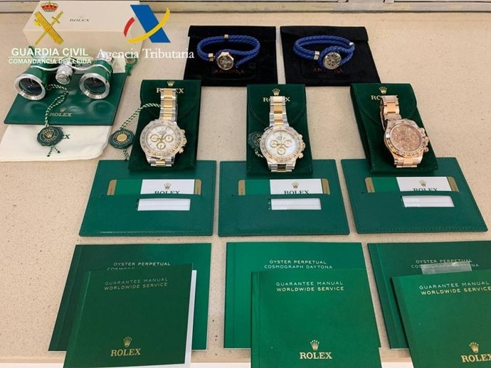 Dos hombres intentan pasar por la aduana de Andorra a Lleida tres relojes valorados en 56.300 euros