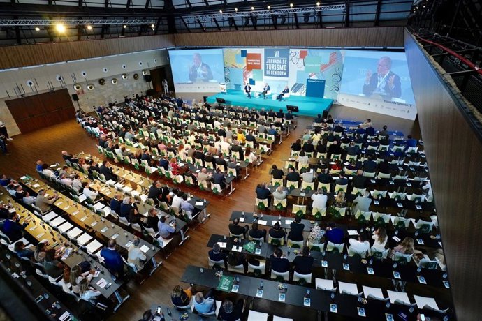 Turismo.- Exceltur señala que España ha recibido 14 millones de turistas "prestados" y alerta de la desaceleración