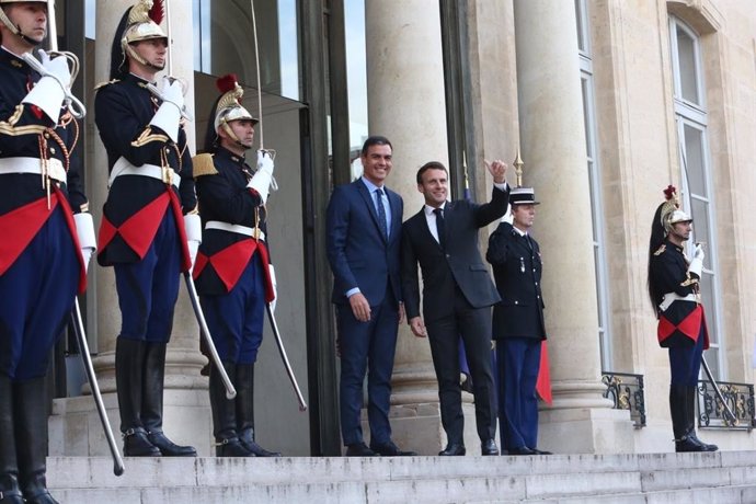 UE.- AMP.- Sánchez y Macron coinciden en buscar una alianza progresista que frene a la ultraderecha