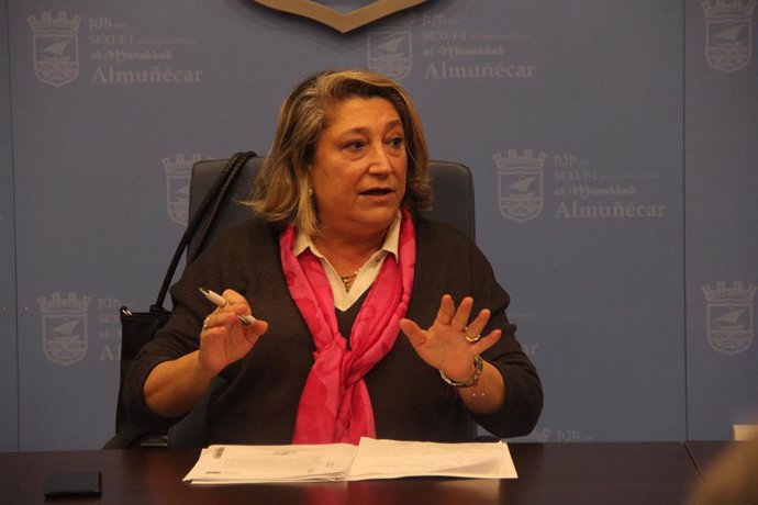 La alcaldesa de Almuñécar, Trinidad Herrera