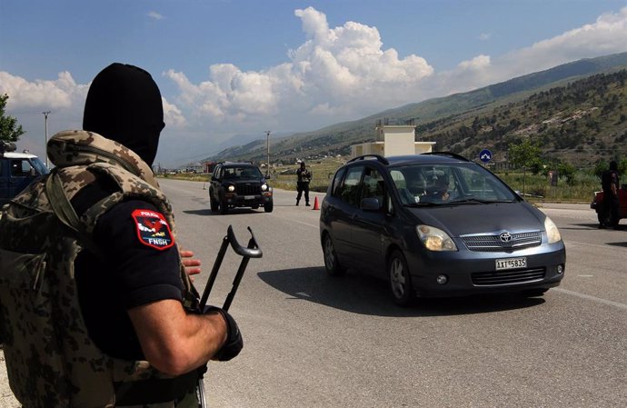 Policía en Albania