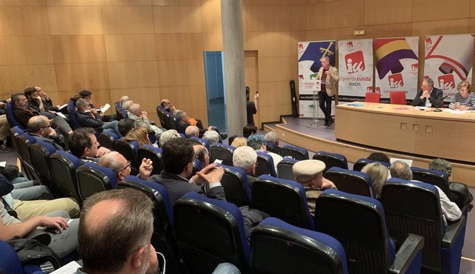 26M-M.- Gijón.- La Asamblea De IU Acuerda Por Unanimidad Votar A Favor De La Investidura De La Candidata Socialista