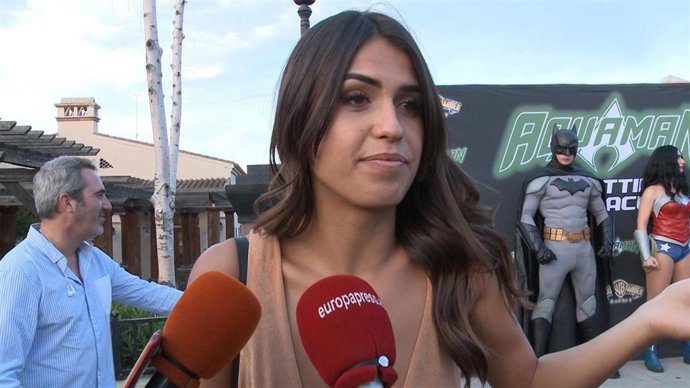 Sofía Suescun y Alejandro Albalá, juntos pero no revueltos en la fiesta de verano de la Warner