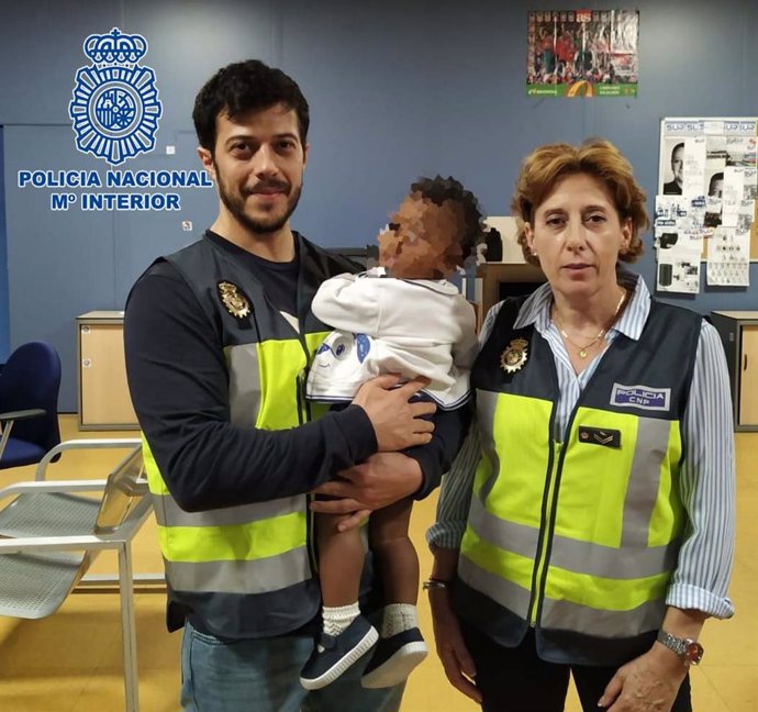 Almería.- Sucesos.- Reagrupan con su abuela en Rumanía a un bebé, que se encontraba en situación de desamparo
