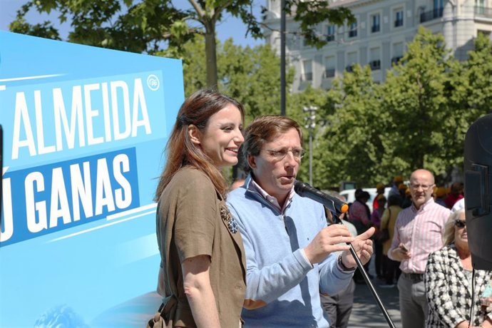 Acto público del Partido Popular celebrado en la entrada del Parque del Retiro, Madrid