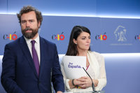 Vox avisa: si los eurodiputados flamencos lucen lazos amarillos ellos se pondrán una foto del duque de Alba en la solapa