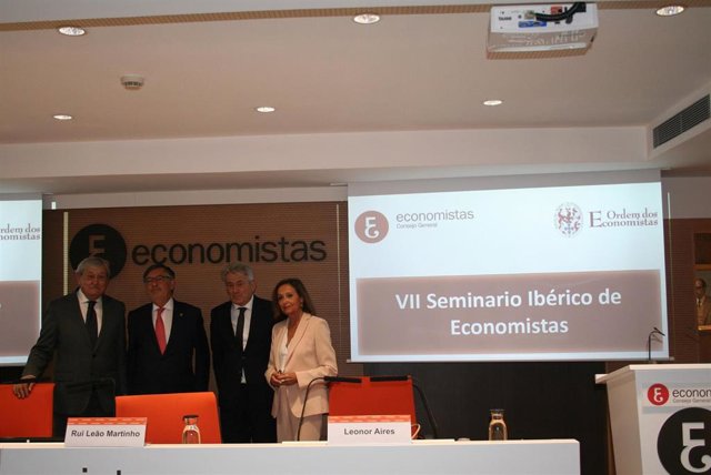 Economía/Macro.- Un Brexit sin acuerdo reduciría entre 5 y 9 décimas el PIB español, según los economistas