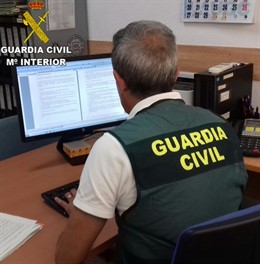 LA GUARDIA CIVIL DETIENE A UNA PAREJA POR UN DELITO DE EXTORSIÓN  A UNA PERSONA  DE AVANZADA EDAD