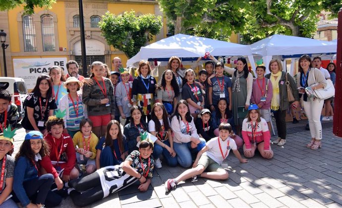Más de 350 escolares venden en Logroño los productos de sus cooperativas dentro del programa 'Aprendiendo a emprender'