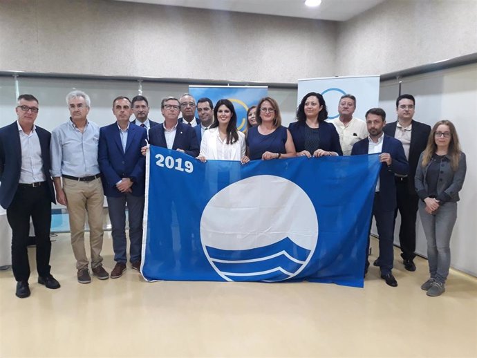 31 Banderas Azules Ondearán Este Verano En Las Playas Y Puertos De La Región