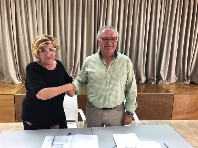 PSIB y EL PI firman un acuerdo en Alcúdia que otorga la alcaldía a Brbara Rebassa durante tres años