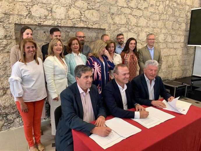 PSOE, Podemos y NC firman la reedición del tripartito de Las Palmas de Gran Canaria tras la ratificación de los partidos