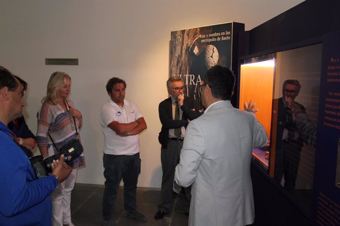 Cádiz.- La exposición 'Vltra Tuimba' muestra el epígrade funerario de Junia Rufina en Baelo Claudia