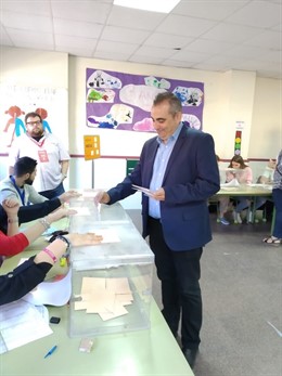 El PSOE y Cs logran un acuerdo de gobierno en San Fernando que dará la alcaldía al socialista Javier Corpa