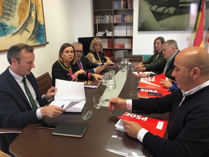 PRC y PSOE retoman negociaciones para pactar el Gobierno de Cantabria, que van "a buen paso"