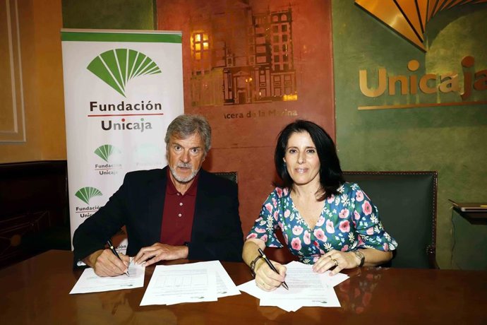Málaga.- Unicaja.- La Fundación Unicaja renueva su apoyo al Club Balonmano Los Dólmenes de Antequera