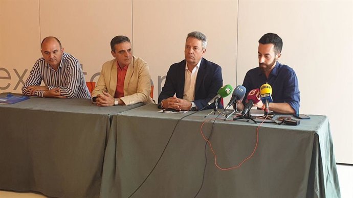 PP i Cs signen l'acord de govern del Consell d'Eivissa