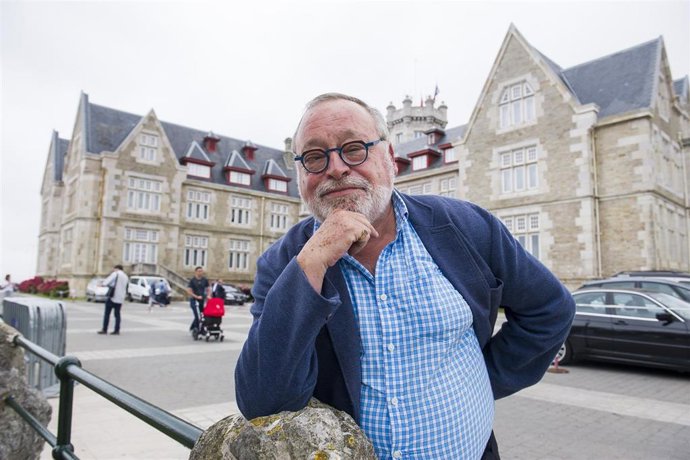 Gustavo Martín Garzo, Fernando Savater y José María Guelbenzu, en los 'Martes Literarios' de la UIMP