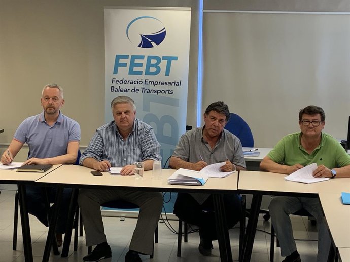 FEBT i els sindicats CCOO i UGT signen el nou conveni collectiu del transport discrecional