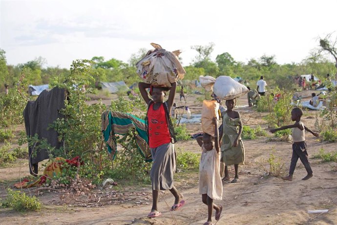 Refugiados sursudaneses llegan a Darfur (Sudán)