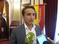 Cabezas (PSOE) cree que es un día "triste" tras la formación de un "trifachito" en Badajoz formado por "perdedores"