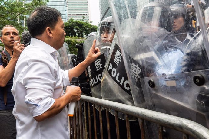 China.- Las protestas en Hong Kong proseguirán a pesar de la suspensión de la propuesta de ley de extradición a China