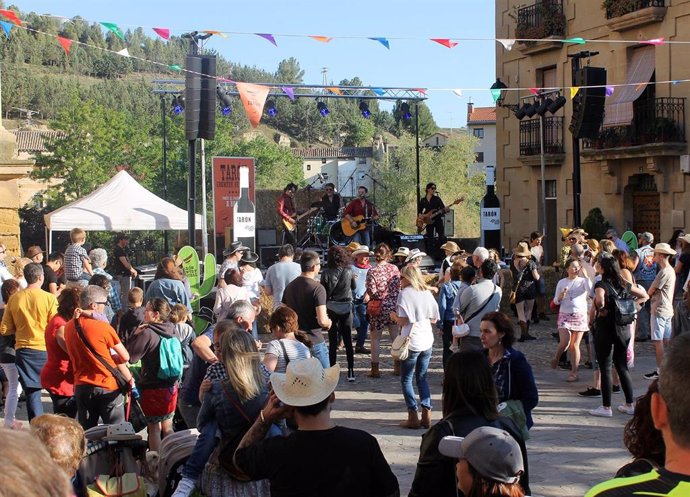 La III edición del 'Tarón Country Festival' de Cuzcurrita de Río Tirón (La Rioja) se afianza como cita "ineludible"