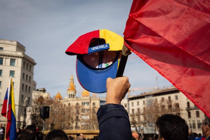 Manifestación en Barcelona para respaldar el apoyo de la Unión Europea a Venezuela y el reconocimiento a Juan Guaidó como presidente interino. 