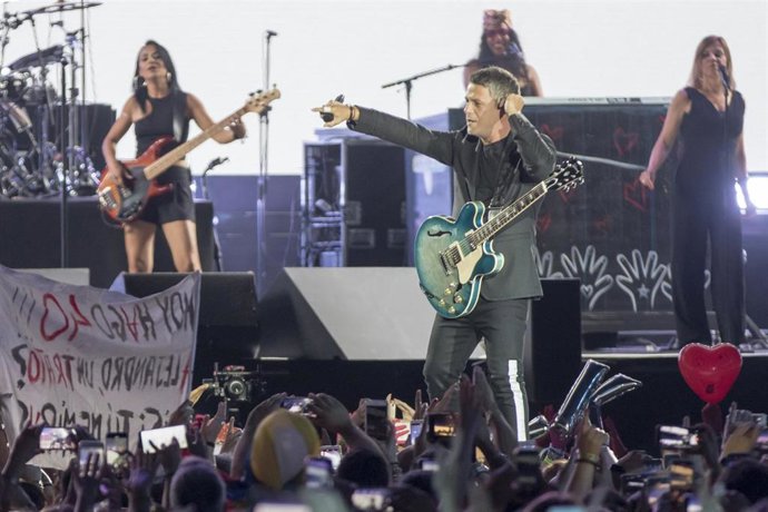 Alejandro Sanz, todas las sorpresas de su concierto en el Wanda, incluido su hijo