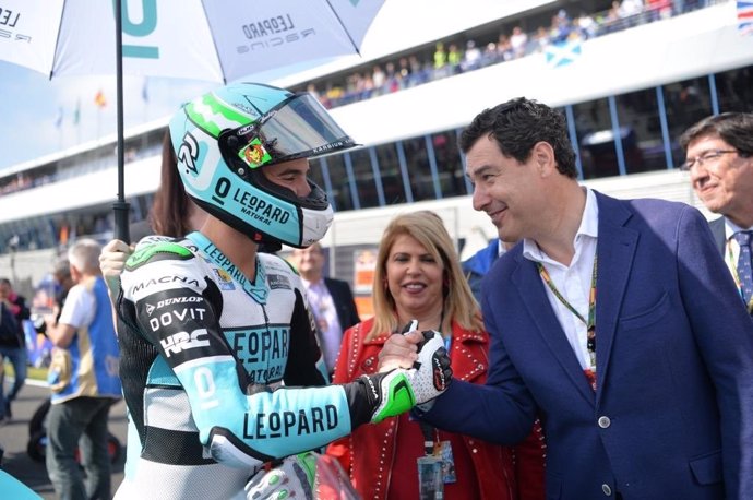 Moreno da la enhorabuena a Marcos Ramírez, el primer andaluz en ganar en el mundial de motociclismo