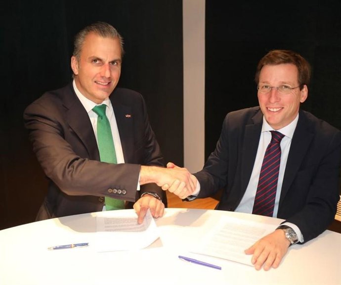 Javier Ortega Smith y José Luis Martínez-Almeida