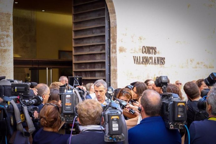 Cantó dice que Cs ha "dado gobiernos que servirán de contención" de un Consell "comandado por nacionalismo y populismo"