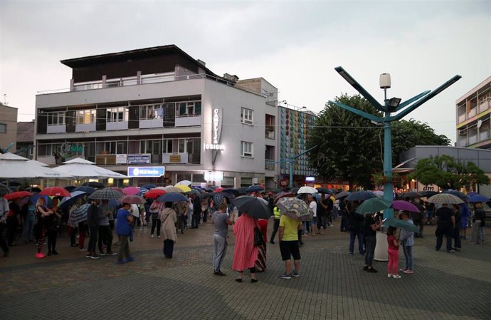 Bosnia.- Manifestación en la frontera de Bosnia por el creciente flujo de migrantes