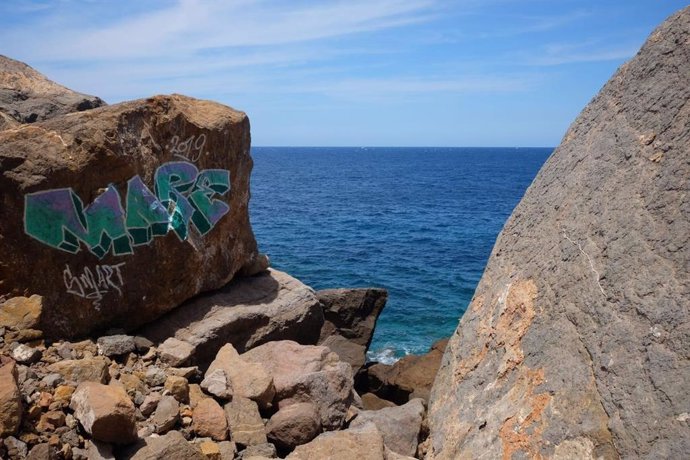 ARCA demana que s'esborri una "pintada vandlica" en la costa d'Estellencs
