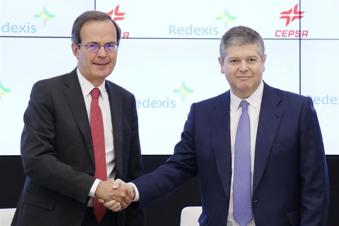 Economía.- Cepsa y Redexis se alían para crear la mayor red de estaciones de repostaje de gas natural en España